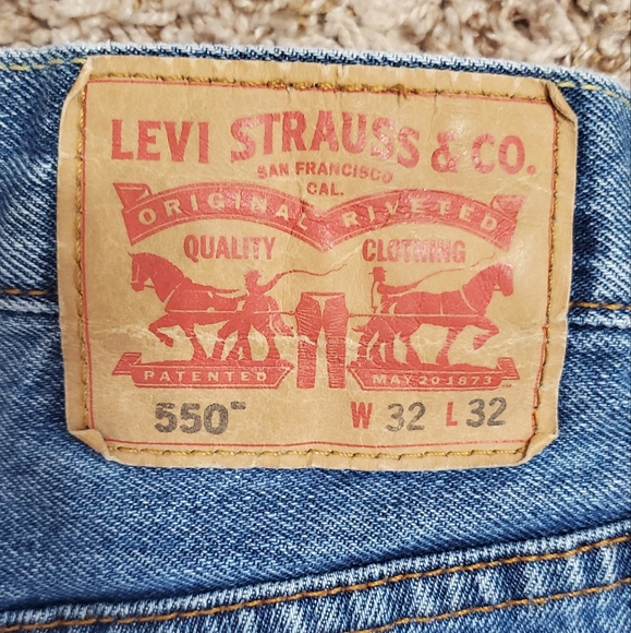 GUC Levi's 32x33, Red Tab, Straight Leg - Picture 8 of 10